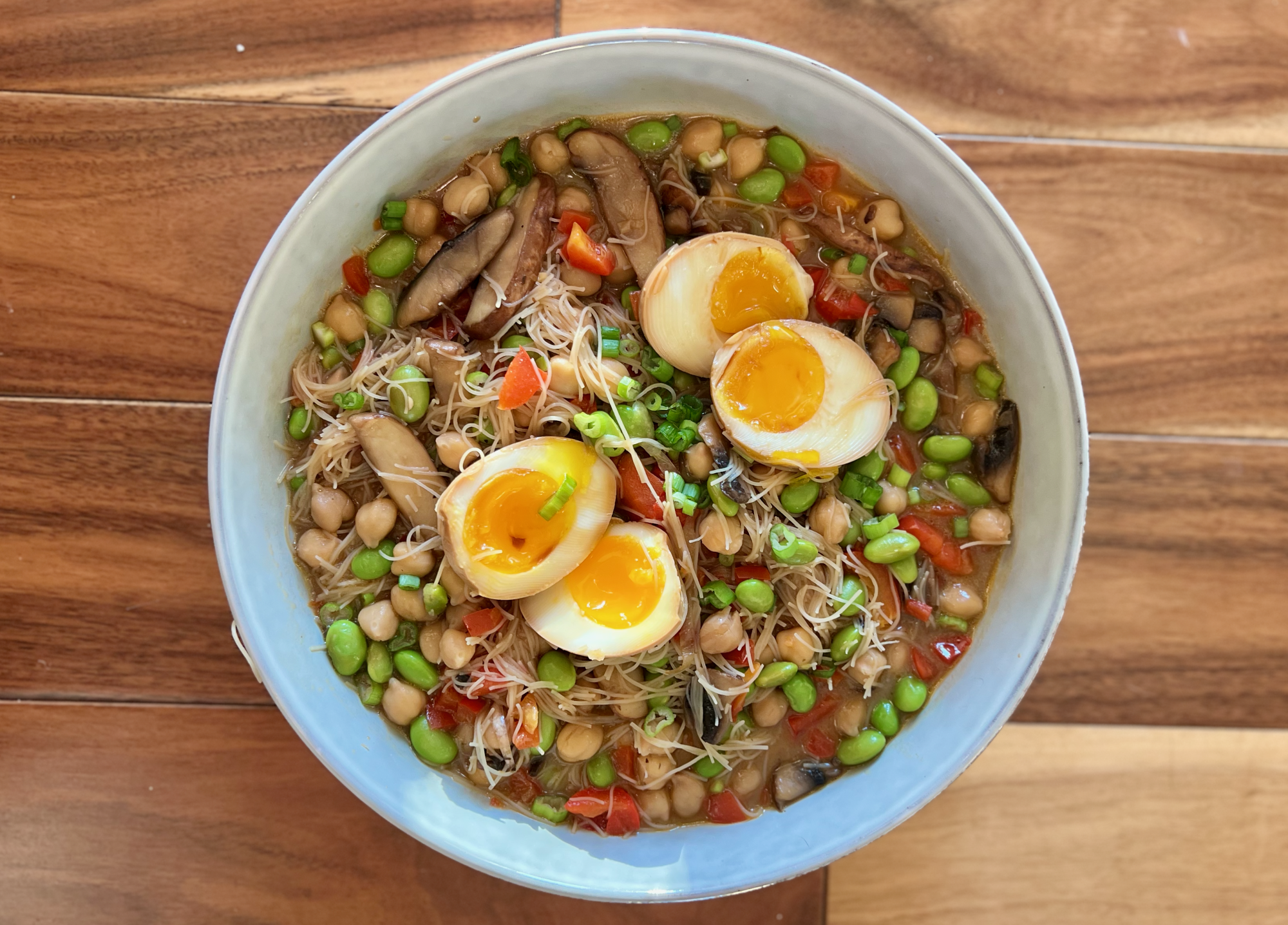 Who Eats Like This?!